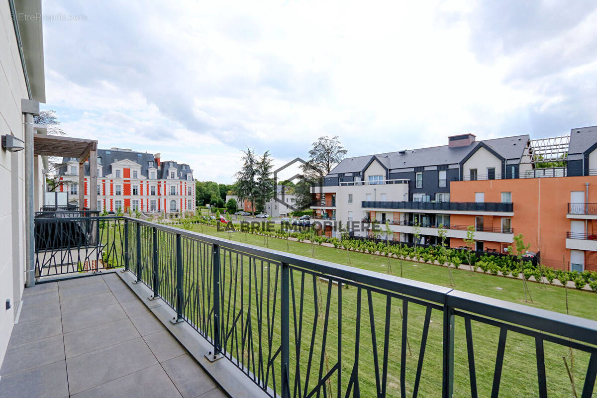 Appartement à EMERAINVILLE