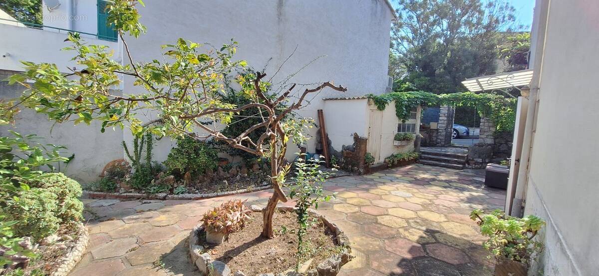 Appartement 54 m² à Toulon  - photo 1