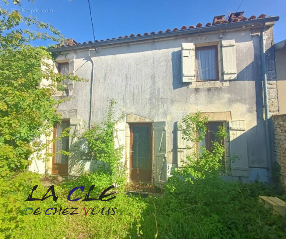 Maison à COULONGES-SUR-L'AUTIZE