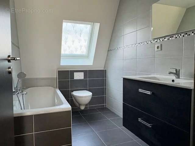 Maison à VILLAGE-NEUF