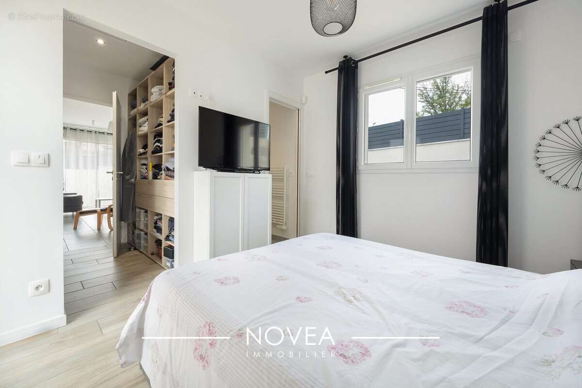 Maison 124 m² à Grezieu-La-Varenne  - photo 8