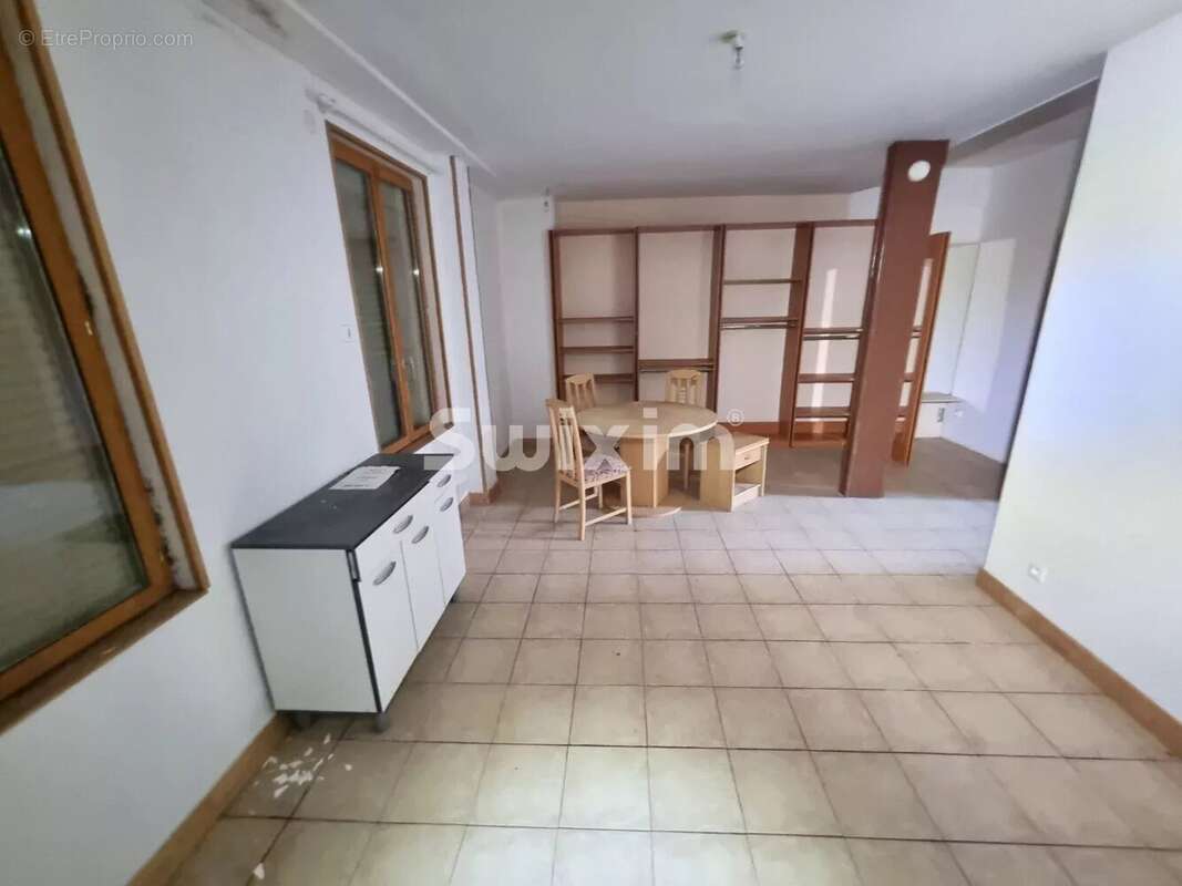 Appartement à VARZY