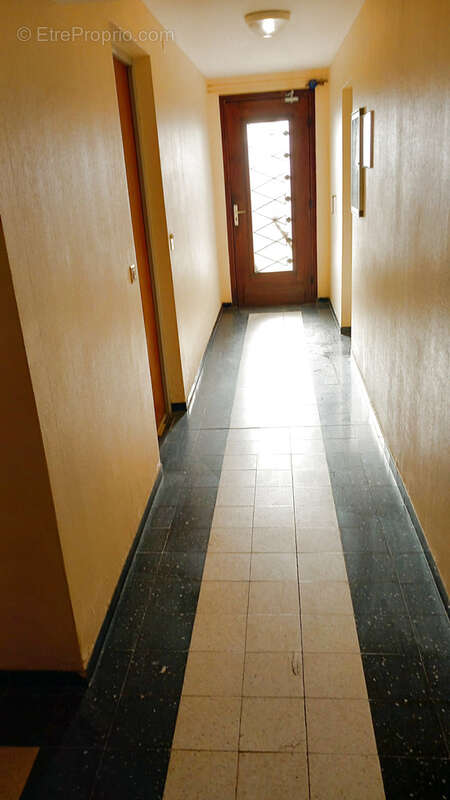 Appartement à LAMALOU-LES-BAINS