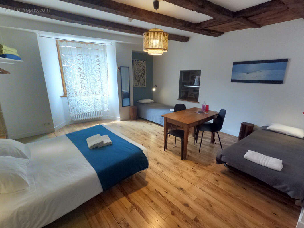 Commerce à LAGUIOLE