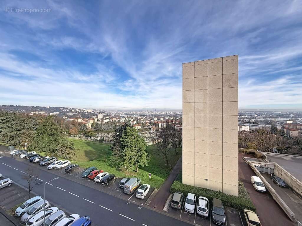 Appartement à OULLINS