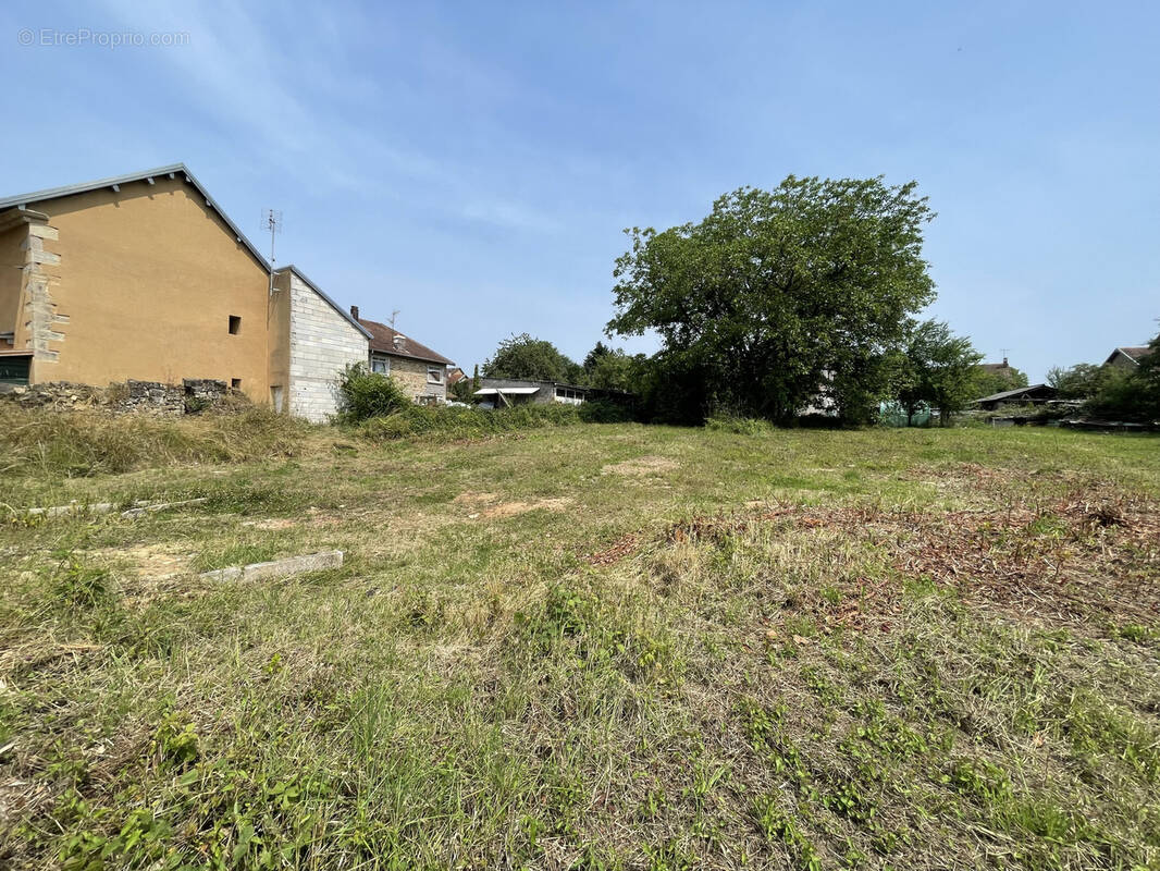 Terrain à ATHESANS-ETROITEFONTAINE