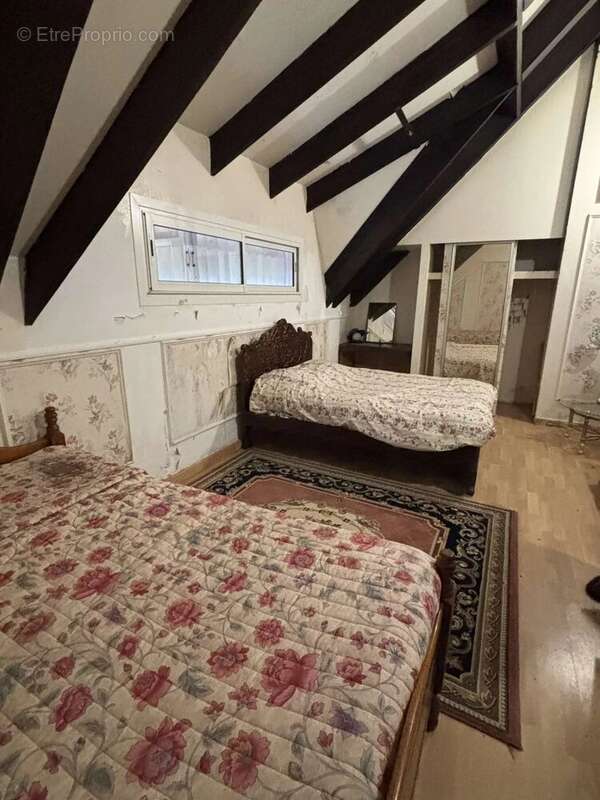 Maison - 10 pièces - 310 m² + 2 Dépendances - photo 10