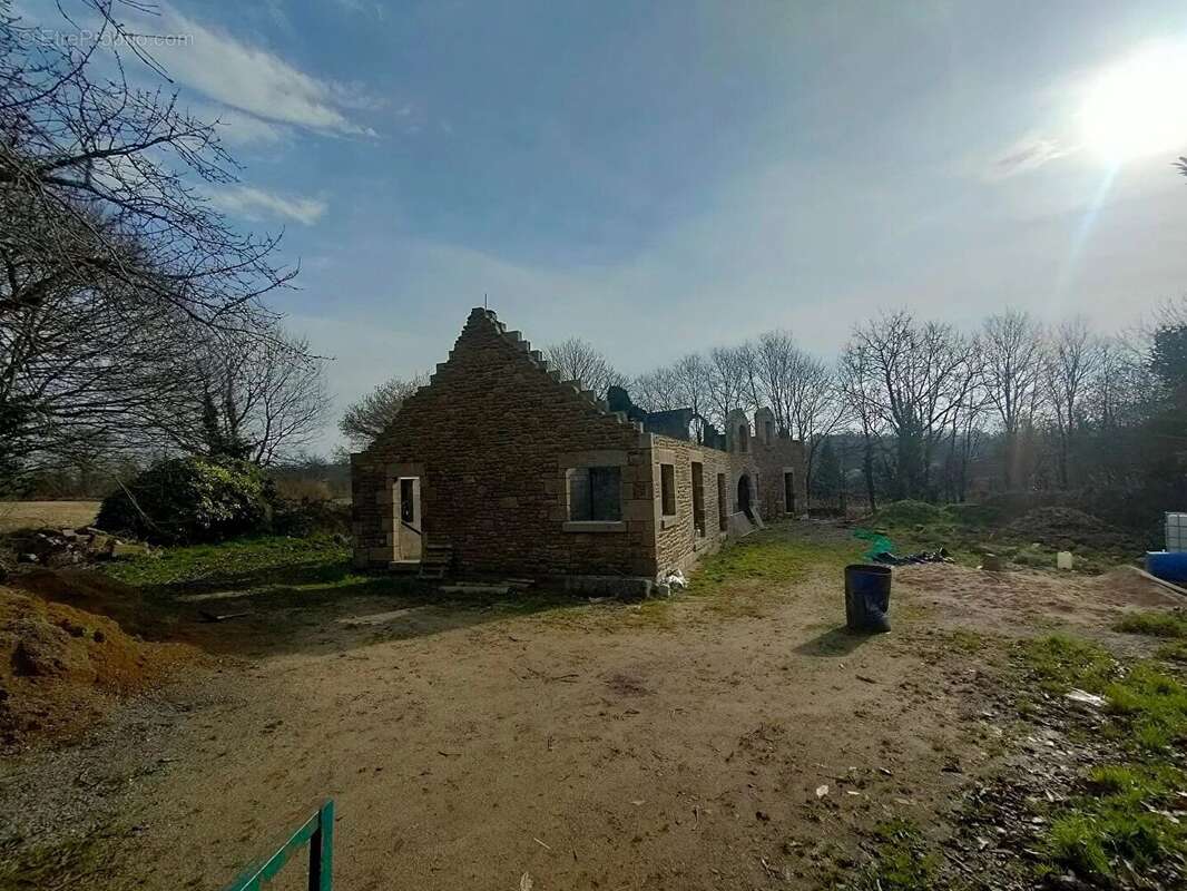 Maison à DOMPIERRE-DU-CHEMIN