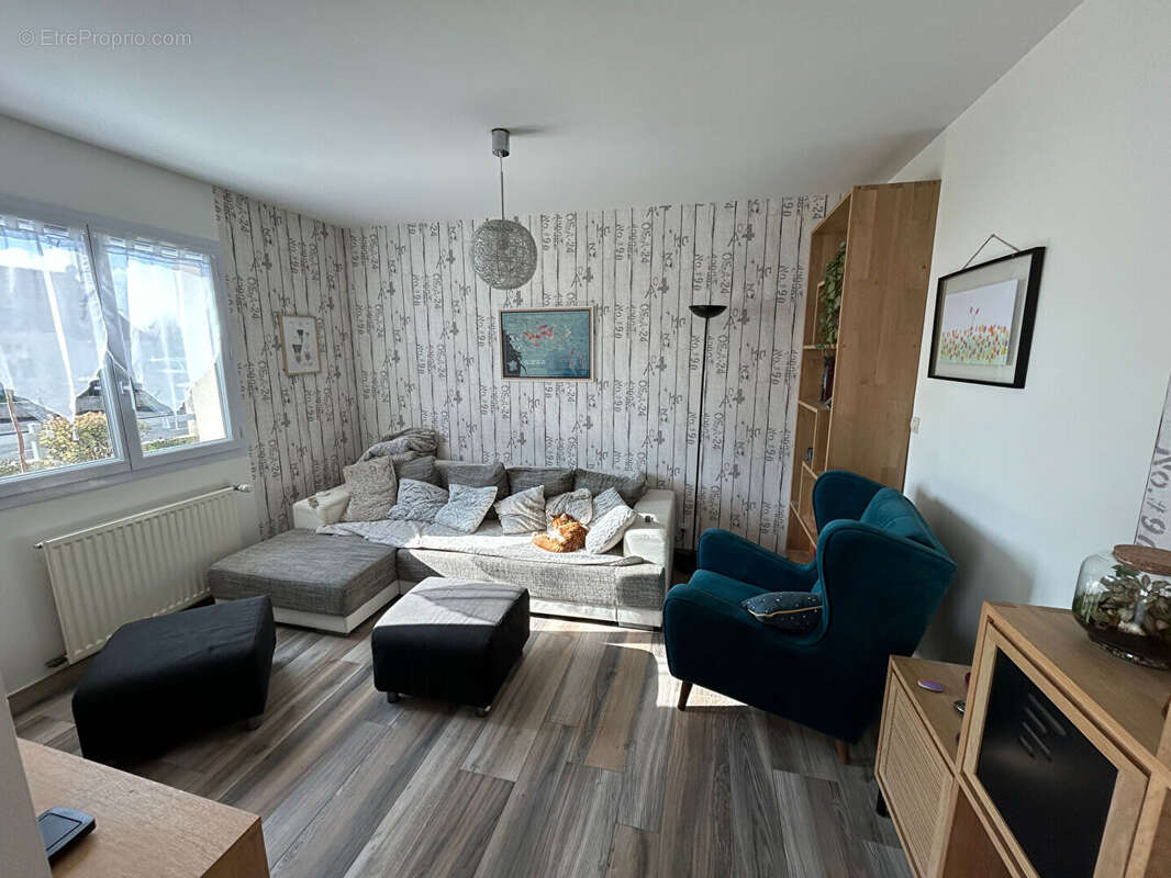 Maison à SAINT-CLEMENT-DE-LA-PLACE