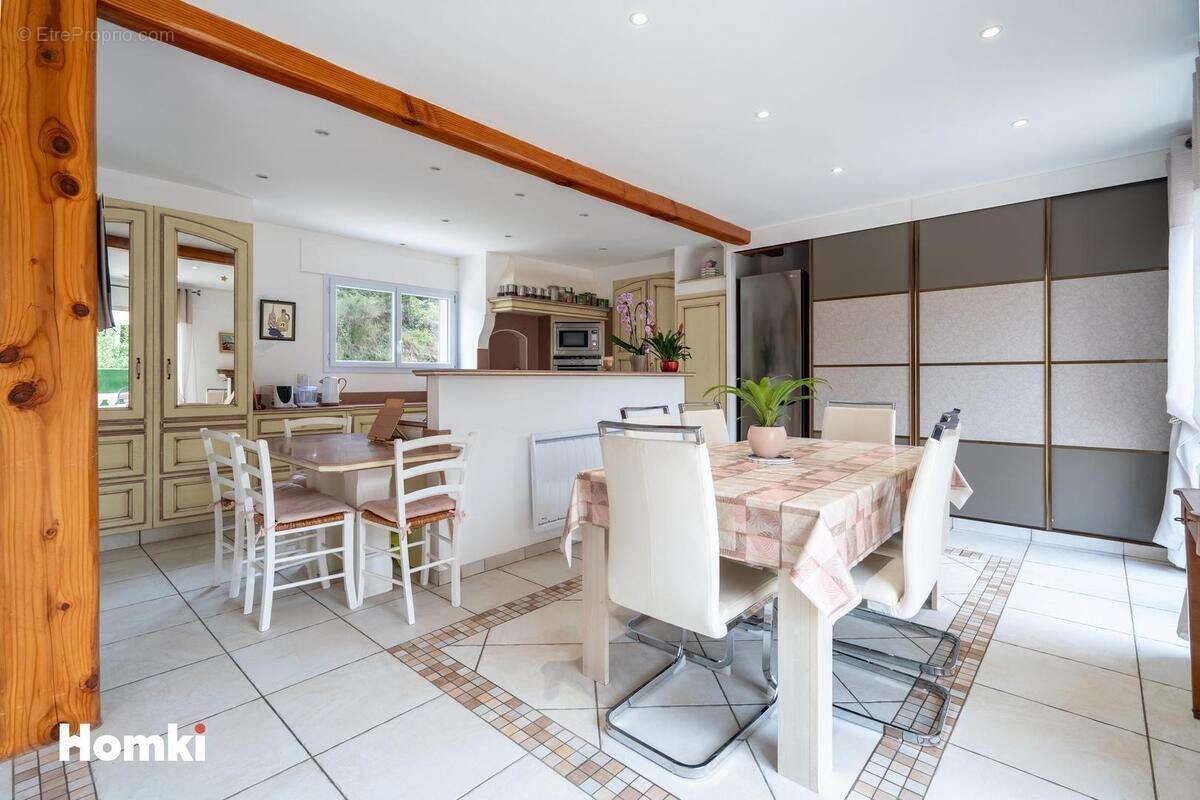 Maison à SAINT-THIBERY