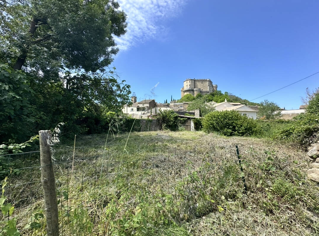 Terrain à SUZE-LA-ROUSSE
