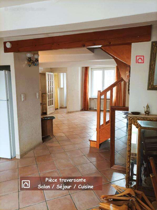 Maison à COUIZA