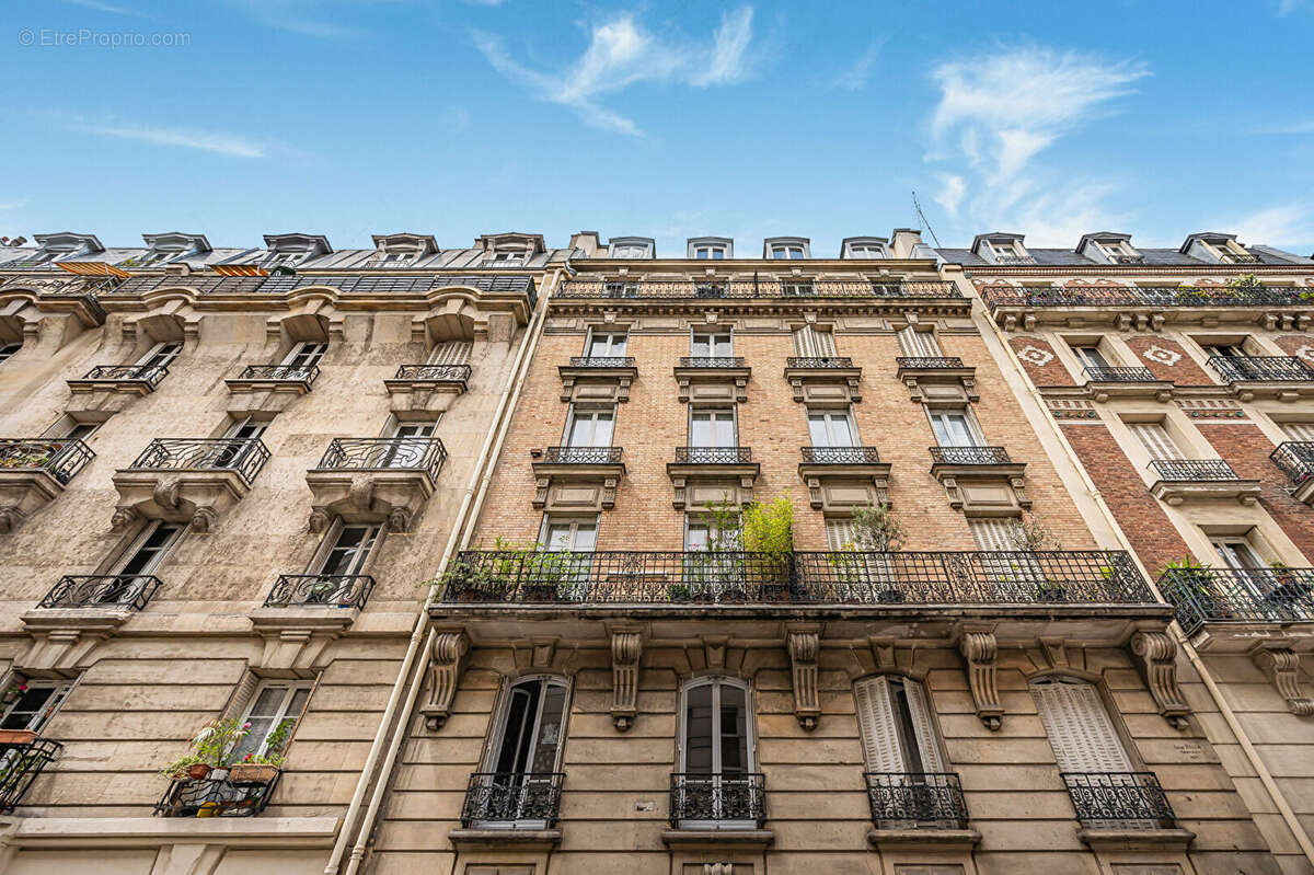 Appartement à PARIS-14E