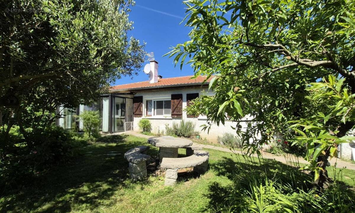 Maison 91 m² à Buzet-Sur-Tarn  - photo 1