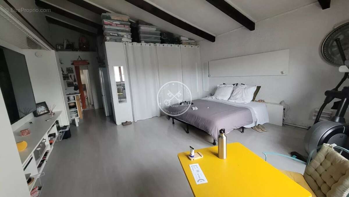 Commerce à ROQUEBRUNE-SUR-ARGENS