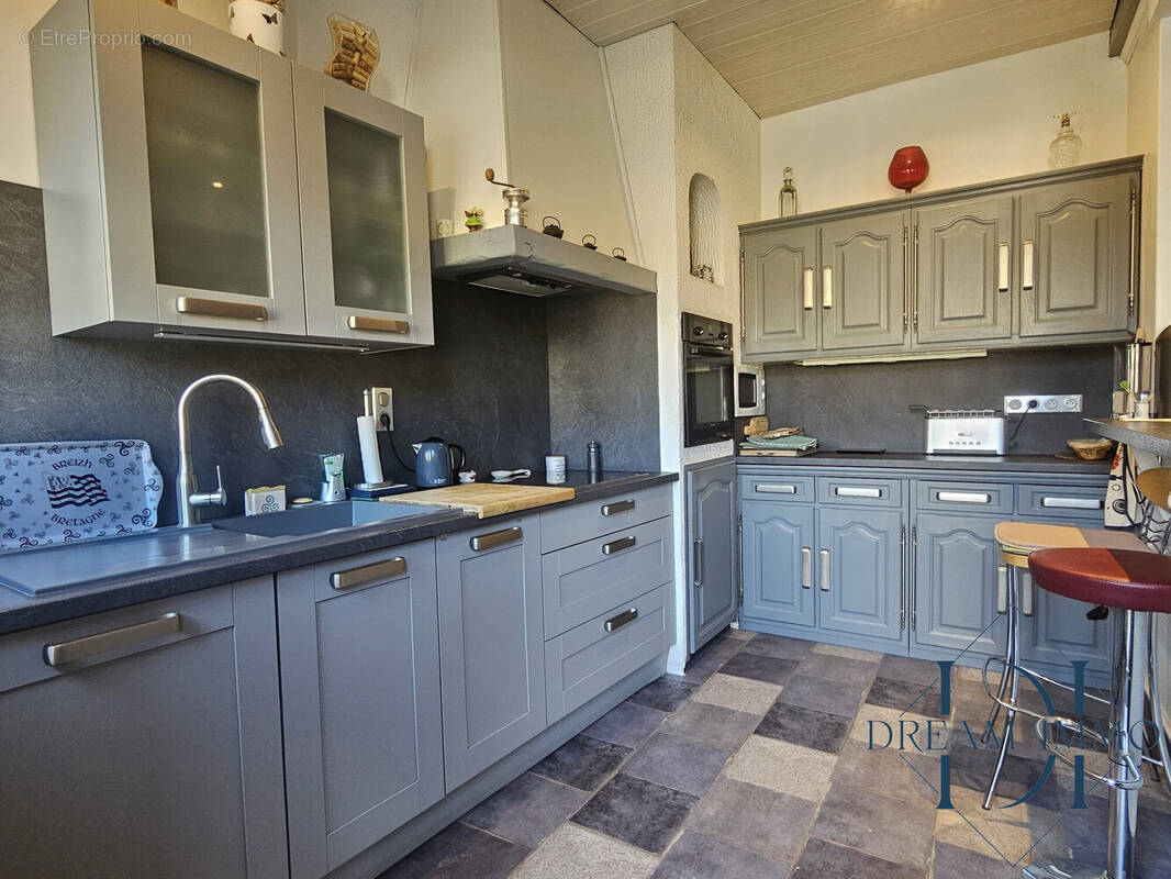 cuisine maison principale - Maison à GASNY