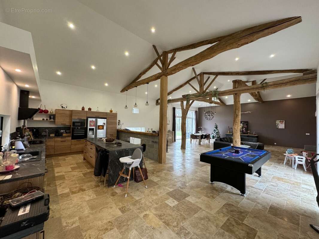 Maison 233 m² à Berneuil  - photo 123
