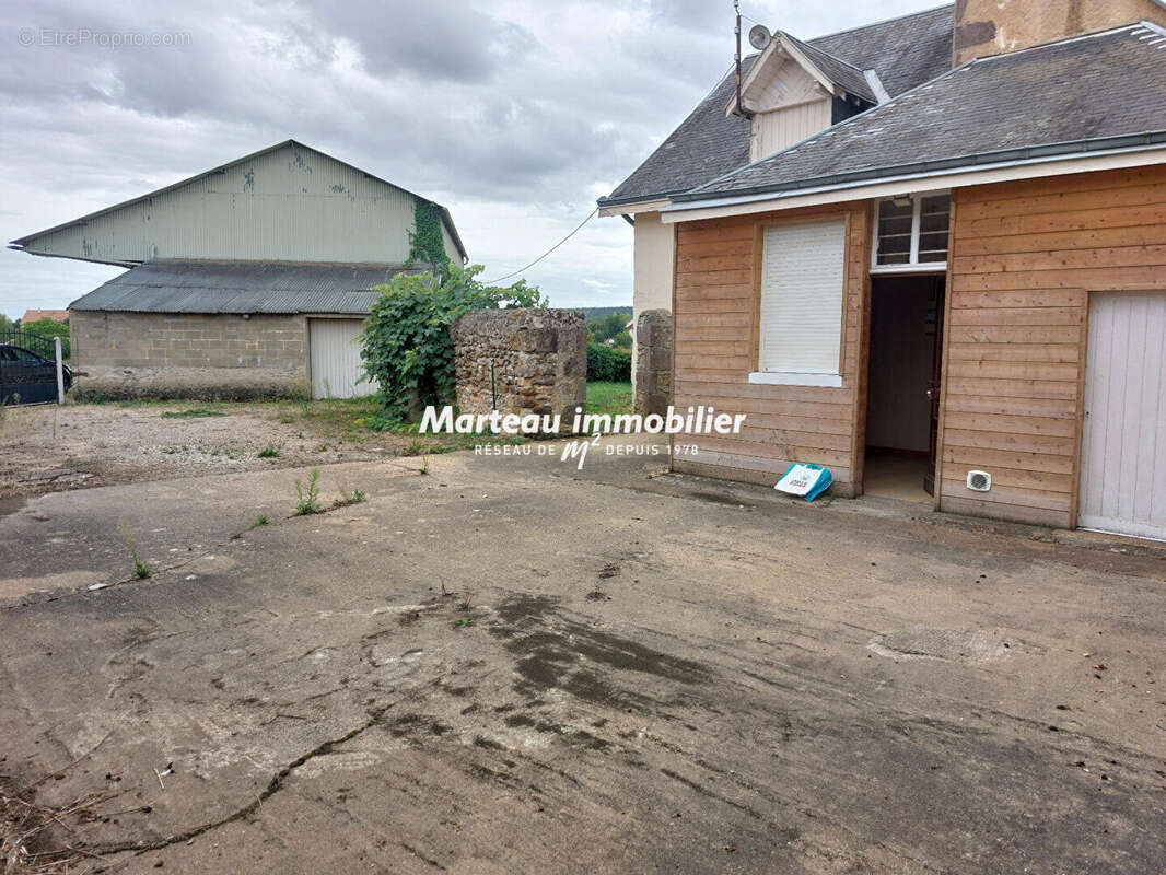 Maison à SAINT-AUBIN-DE-LOCQUENAY