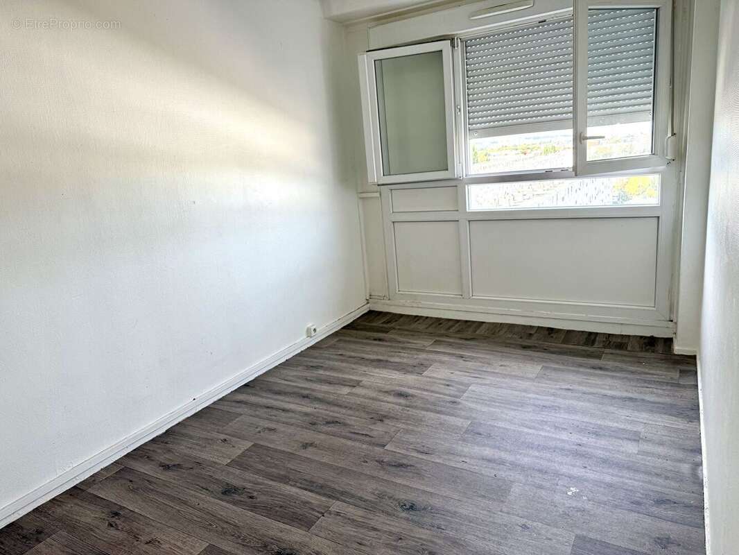 Appartement à CLICHY-SOUS-BOIS