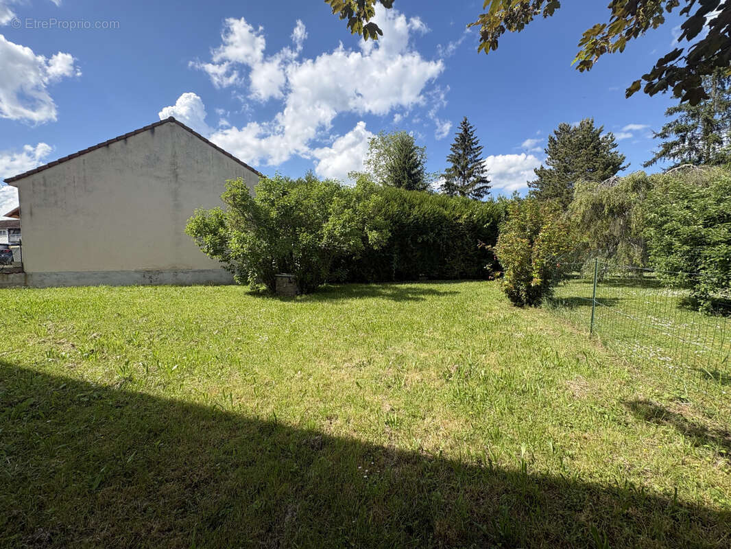 Maison à VILLENEUVE-SUR-YONNE