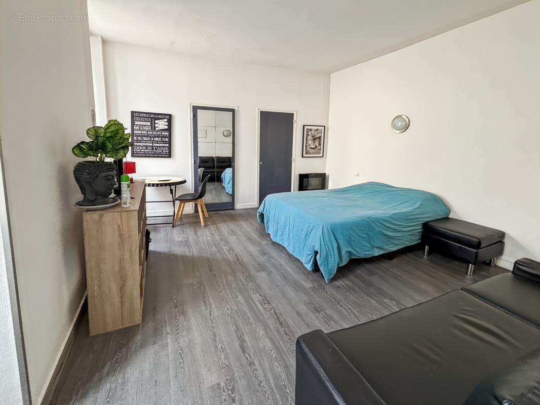 Appartement 80 m² à Saintes  - photo 13