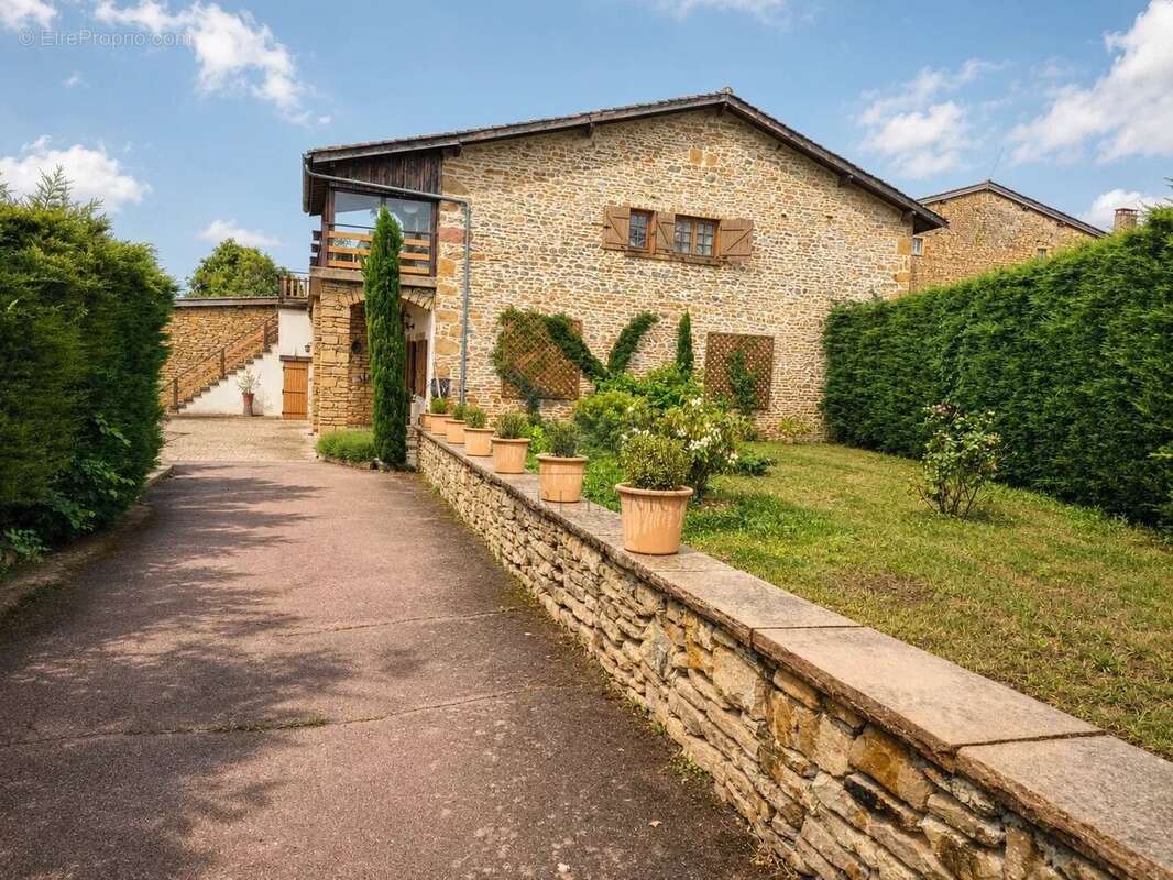 Maison à OINGT