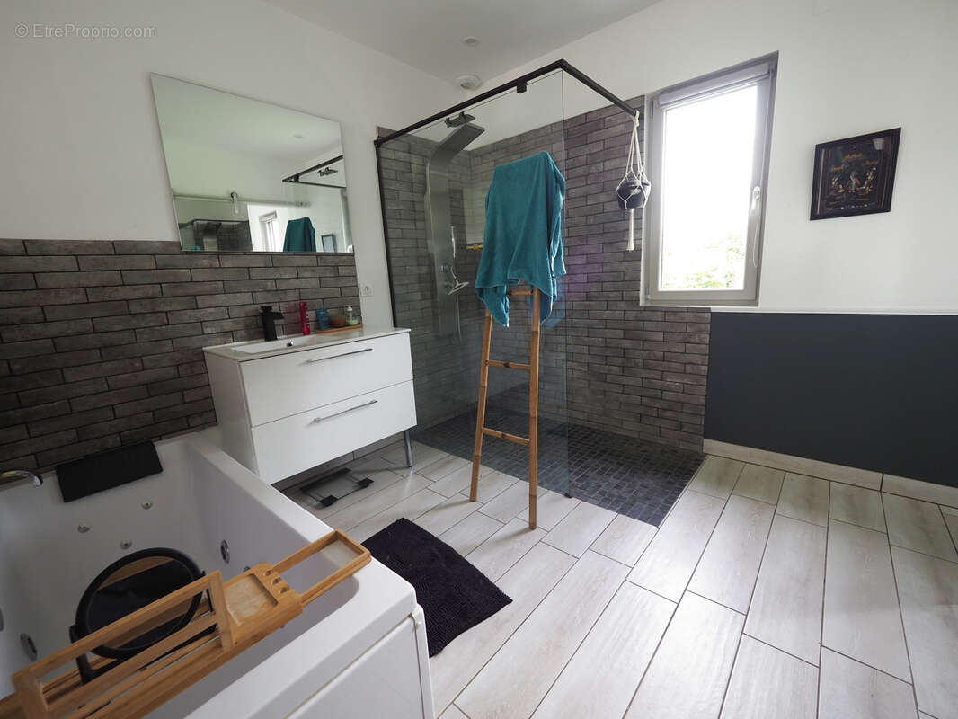 Maison à MONTPOUILLAN