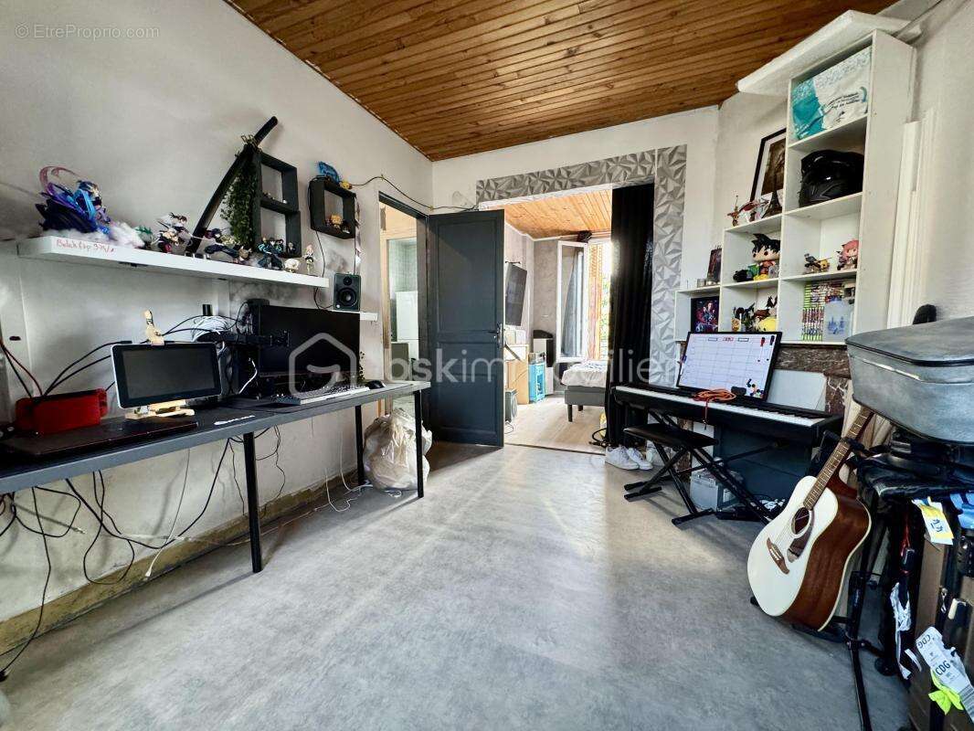 Maison à fort potentiel à rénover - 70m2 - LE BLANC-MESNIL - photo 3