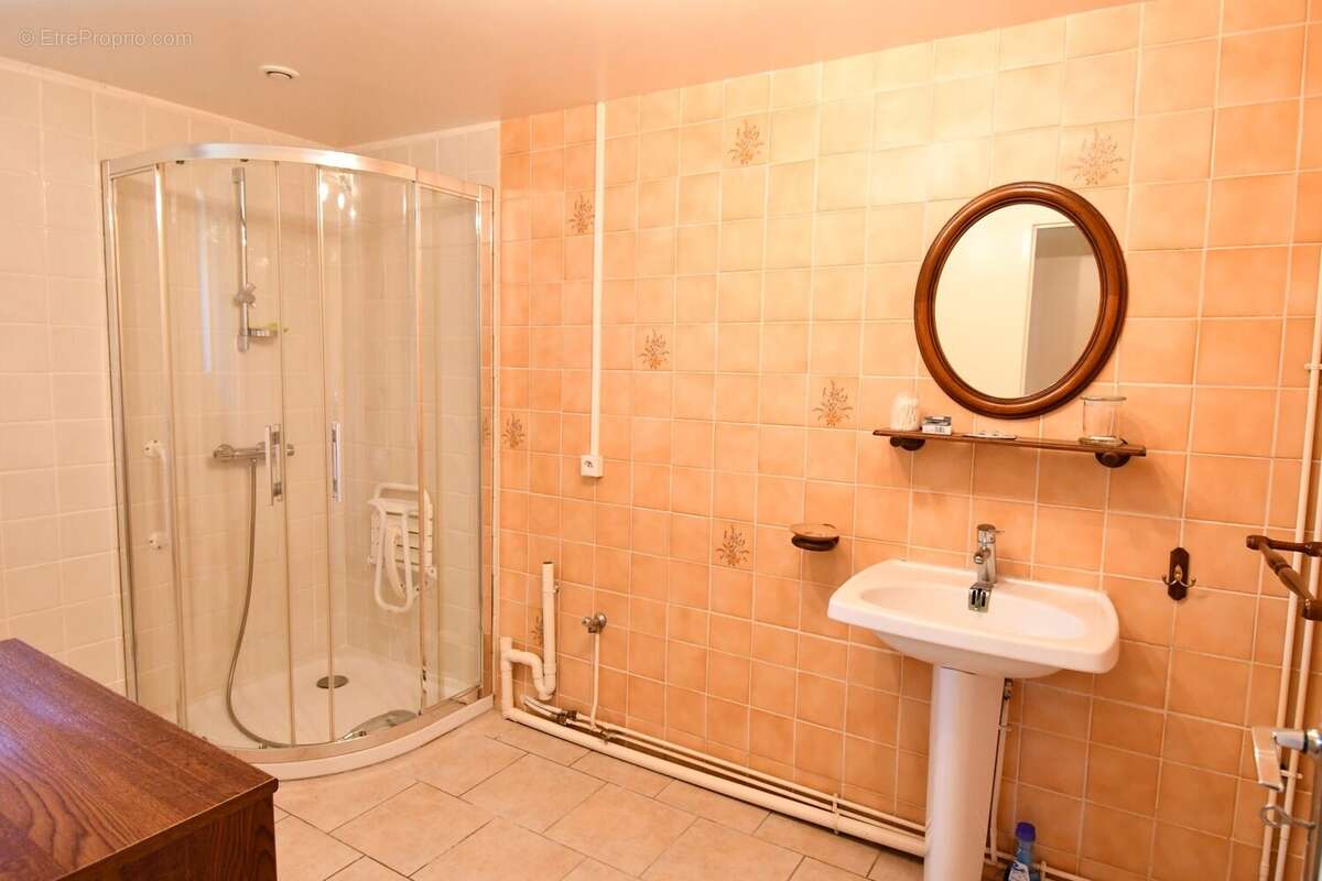 Maison à MONTSAUCHE-LES-SETTONS