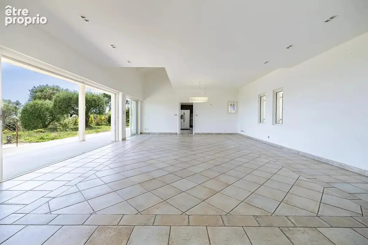 Nice - Gairaut - Propriété 8 pièces de 290m², sur 2294m² de terrain avec piscine et vues panoramiques mer - photo 5