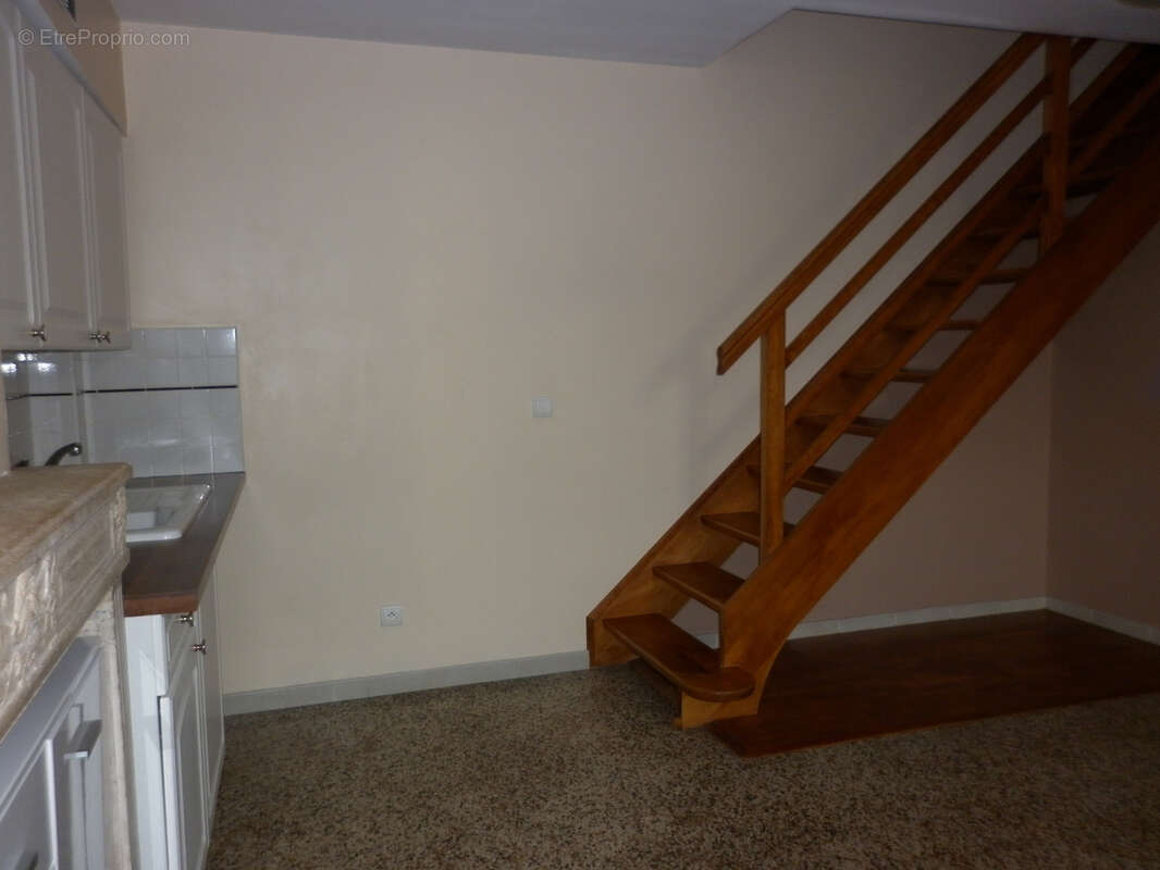 Appartement à LAY-SAINT-CHRISTOPHE