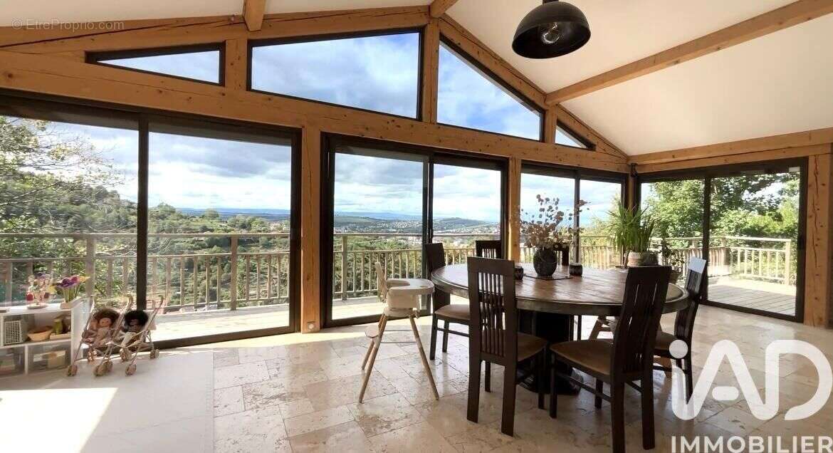 Photo 3 - Maison à SAINT-ETIENNE