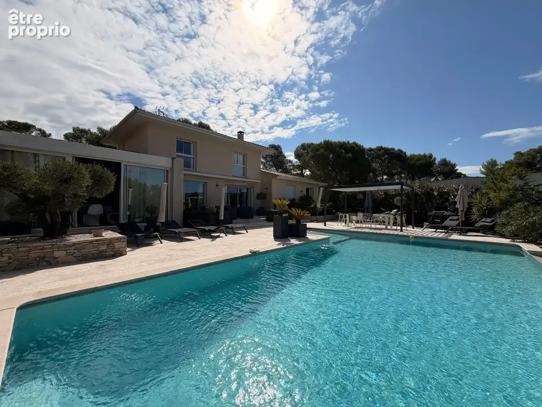 NIMES EAU BOUILLIE/PLANETTE Villa d'exception de 220 m2 avec jardin et piscine à débordement - photo 2