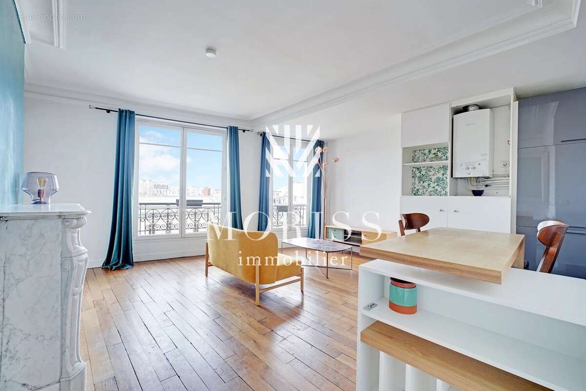 Appartement à PARIS-10E