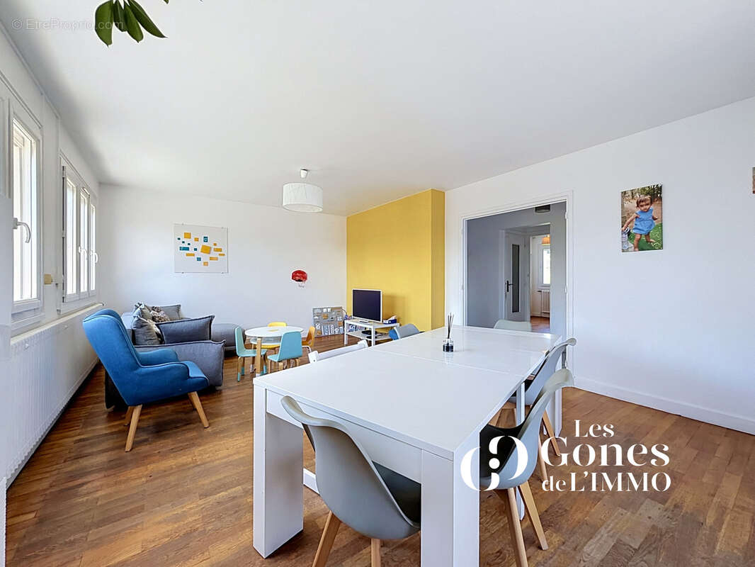Craponne - villa 6 chambres - 287 m2 - jardin- garage - photo 3