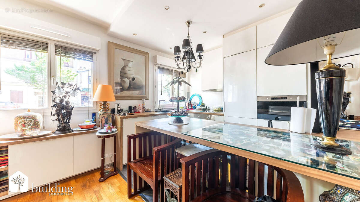 Appartement à LA GARENNE-COLOMBES