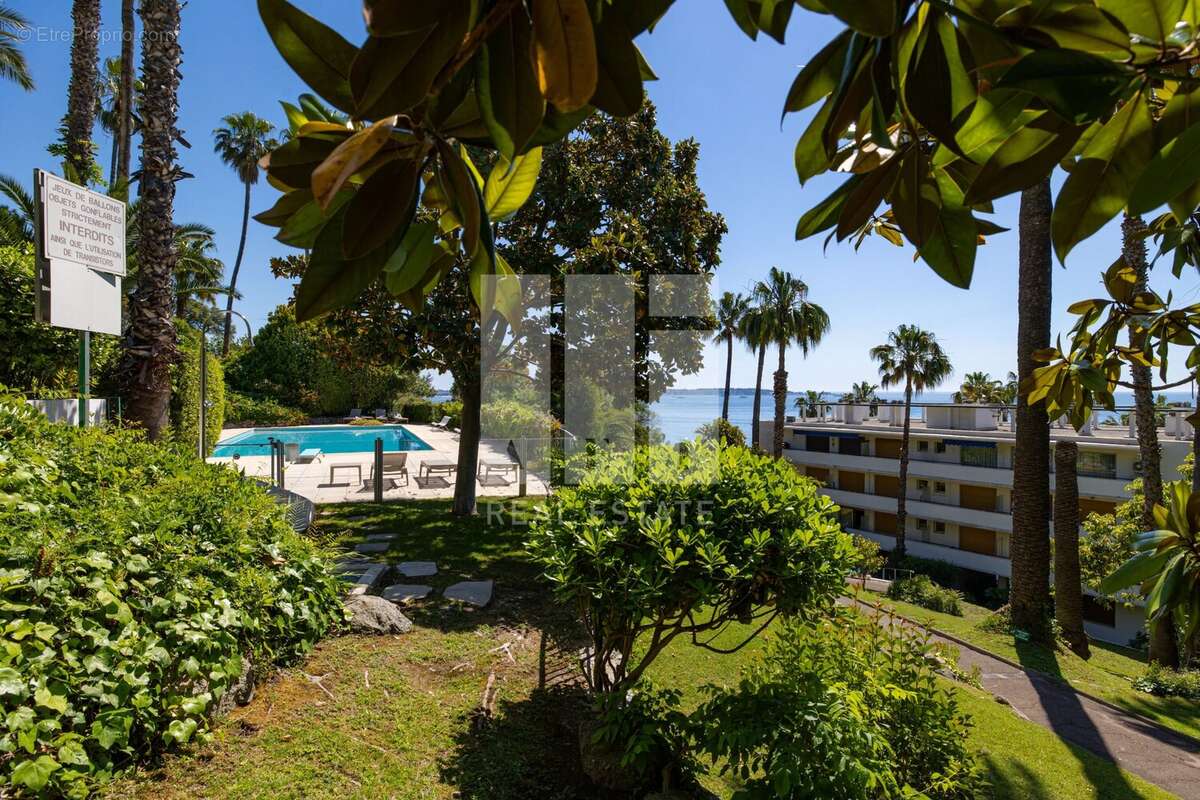 Appartement à VALLAURIS
