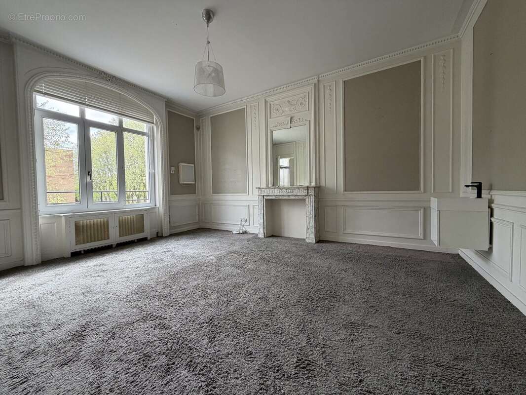 Appartement 420 m² à Lille  - photo 4