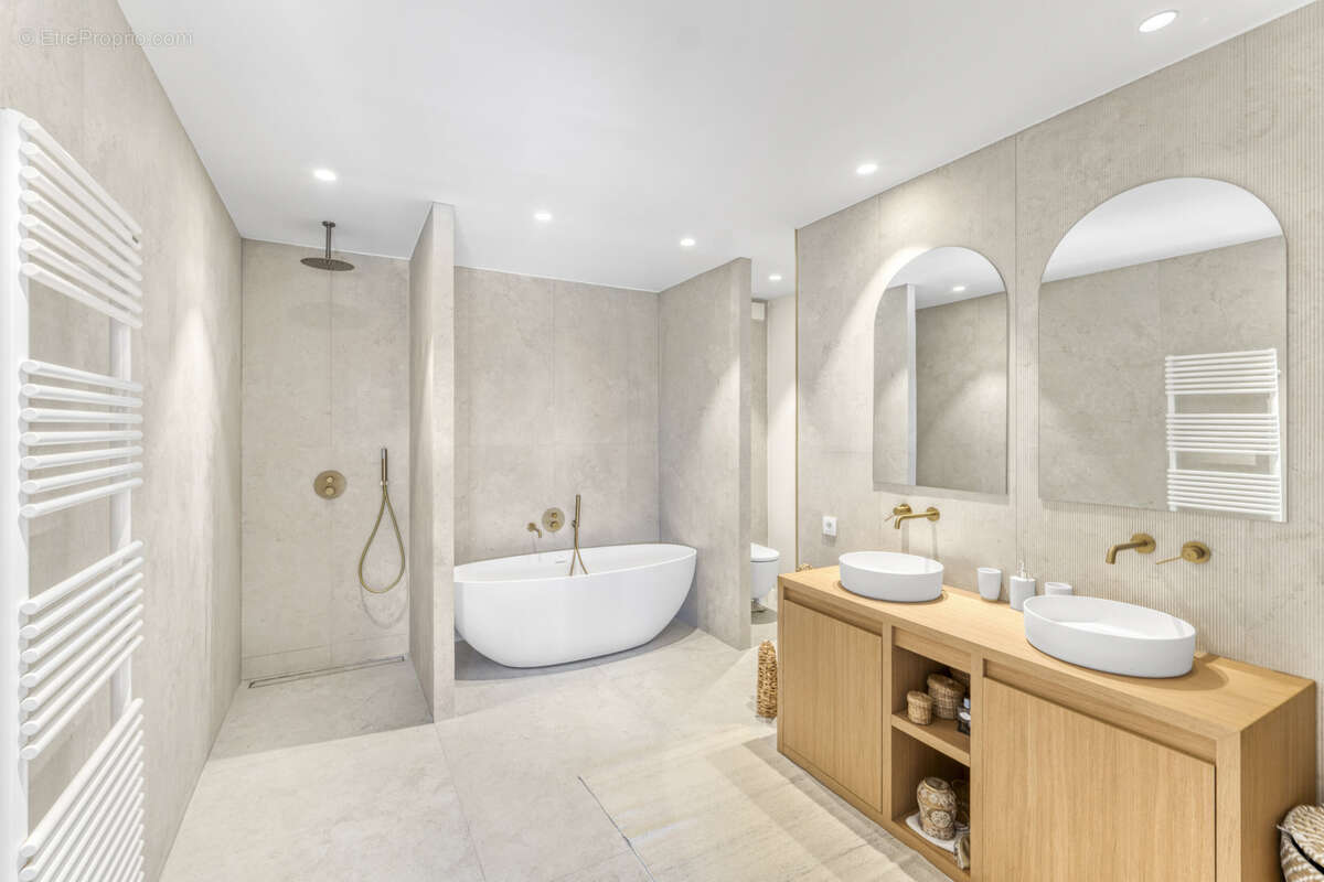 Appartement à LE CANNET