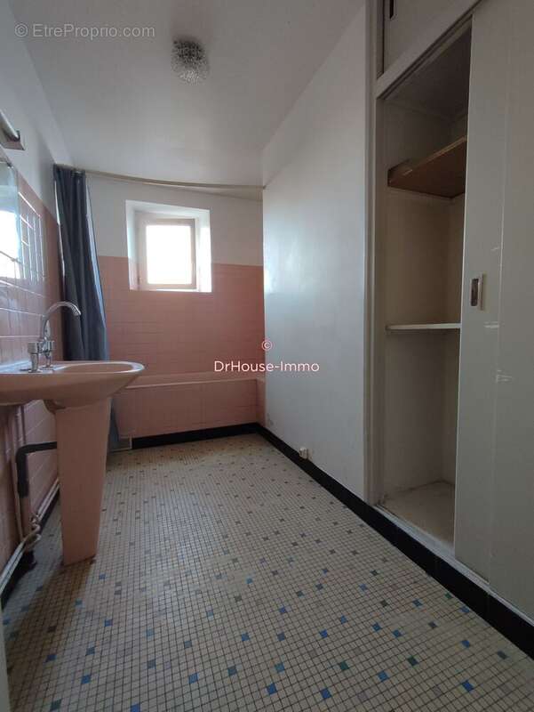 Appartement à BUSSIERE-POITEVINE