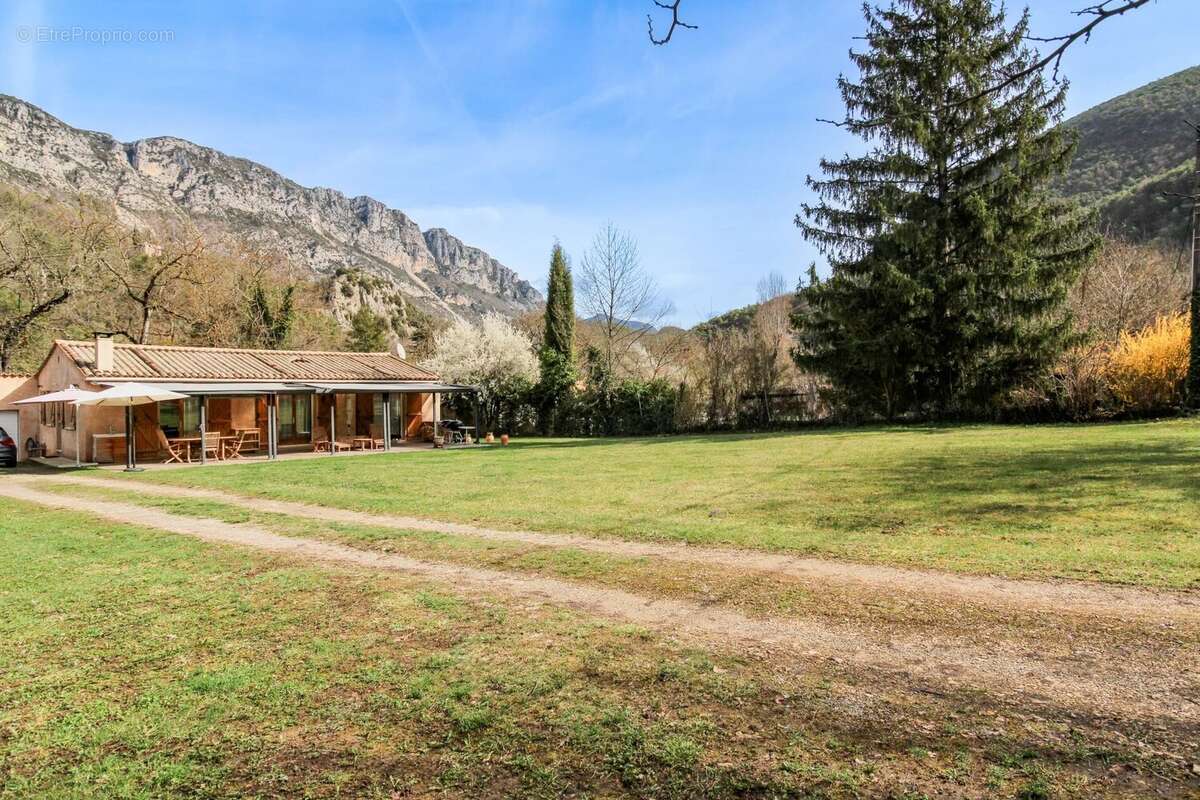 Maison à ROQUESTERON