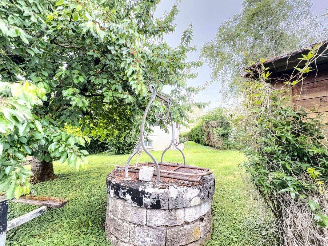 Maison à BRETENIERE