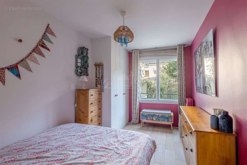 Appartement à PARIS-14E