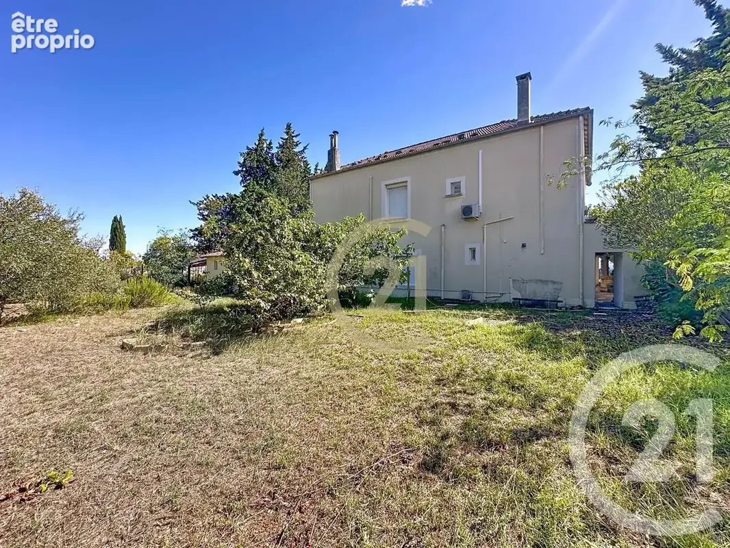 Maison 9 pièces 185 m² à vendre à Remoulins (30210) - photo 2