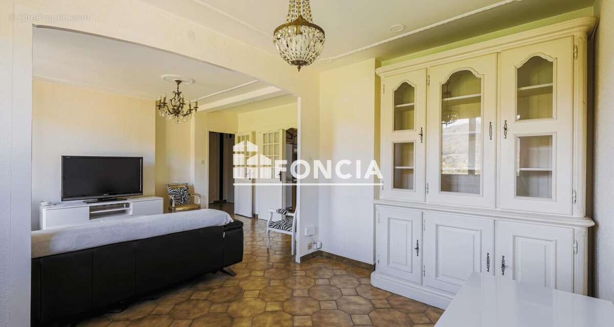 Appartement à SAINT-MARTIN-D'HERES