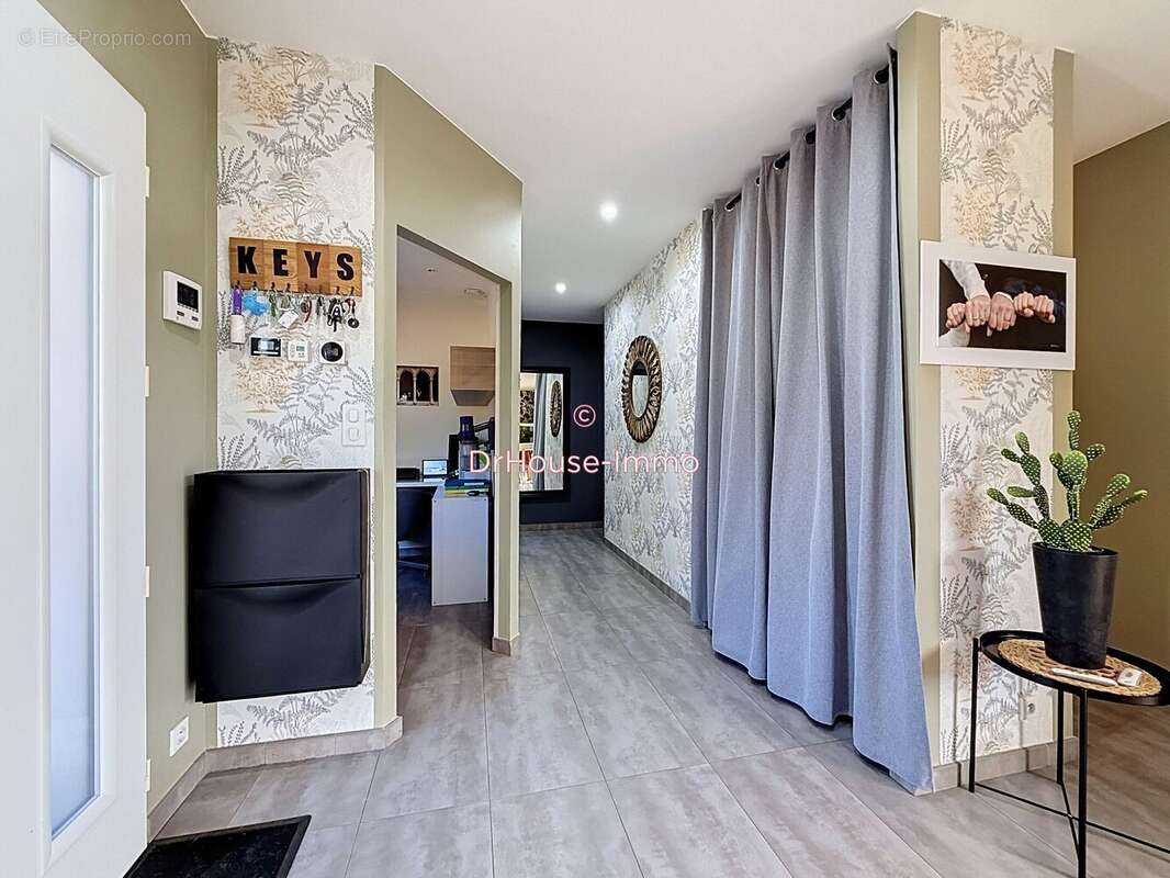 Maison 141 m² à Montpon-Menesterol  - photo 6