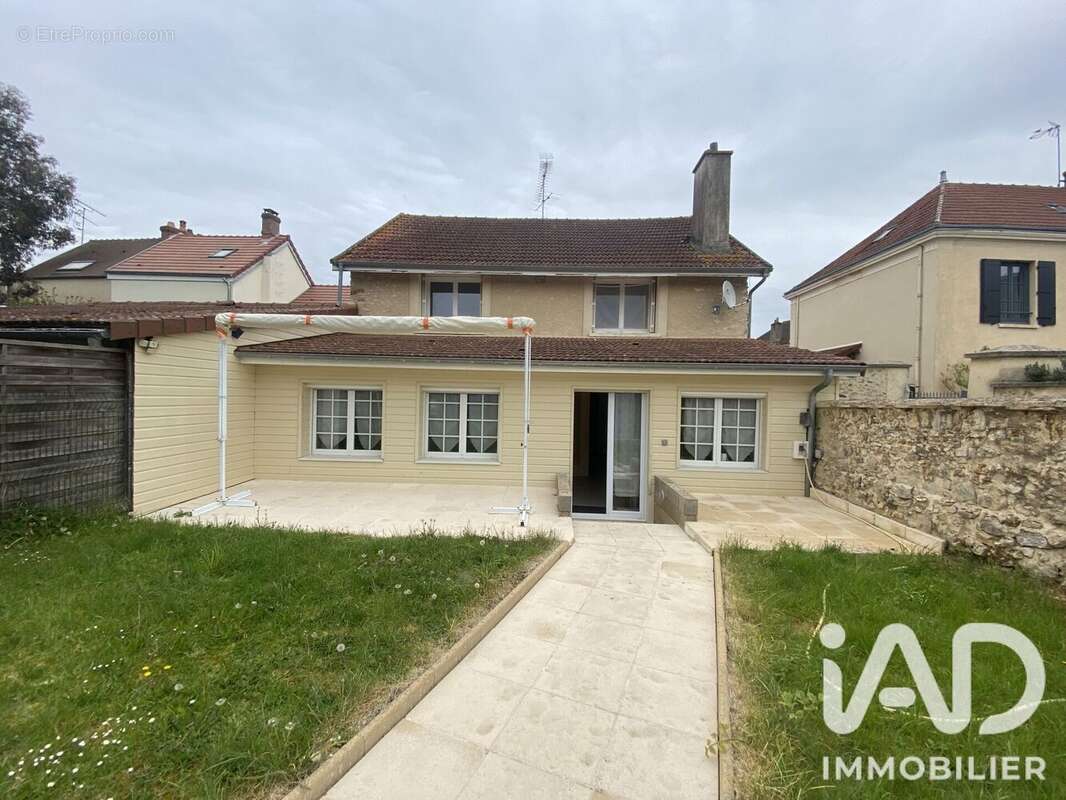 Appartement 86 m² à Sonchamp  - photo 4