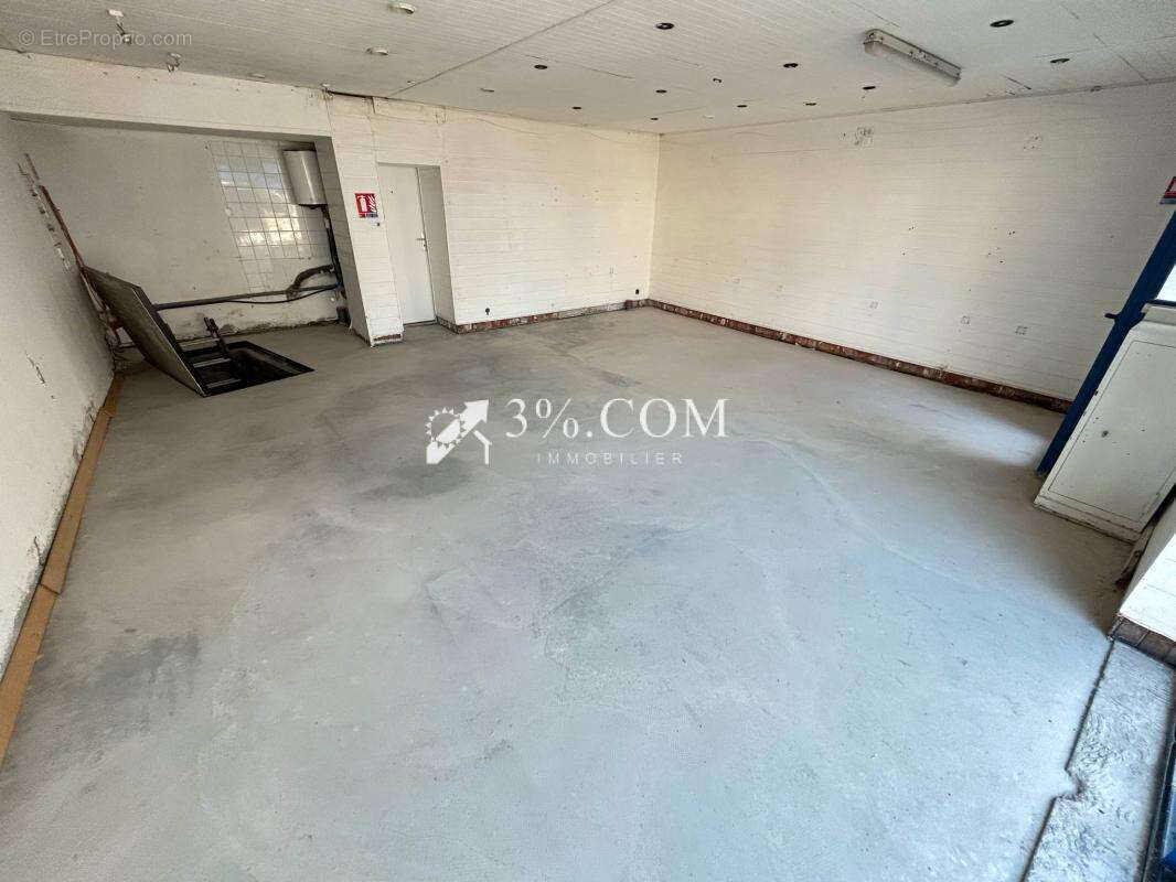 Commerce à LA TURBALLE