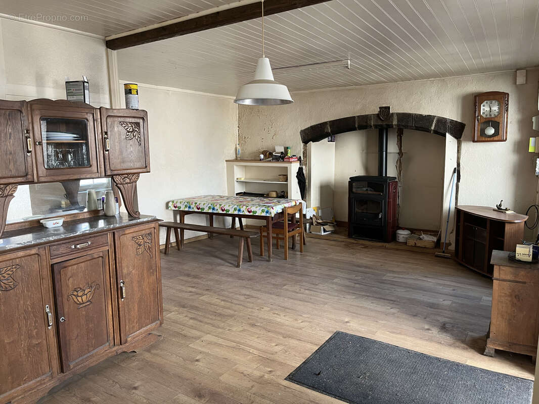 Maison à ANGLARDS-DE-SALERS