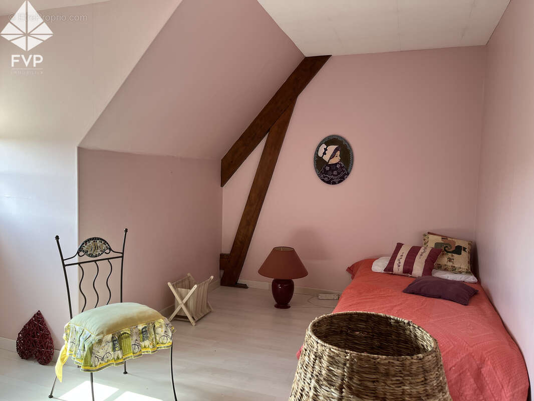 Maison à ANGERVILLE-LA-MARTEL